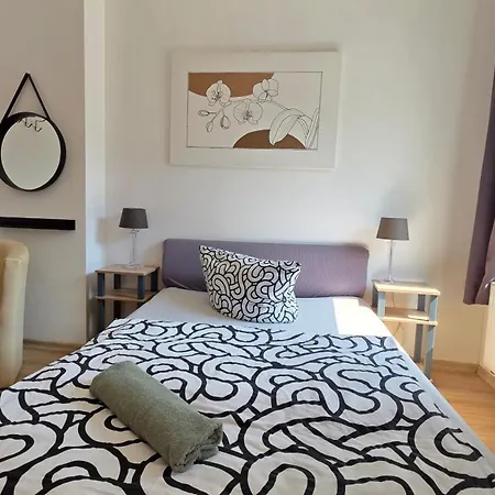 Elena Flat Orchidee Zentrum Apartment *