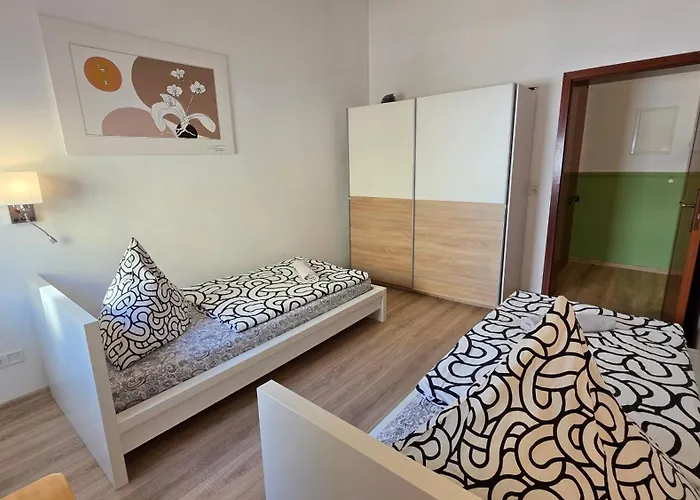 아파트 Elena Flat Orchidee Zentrum *